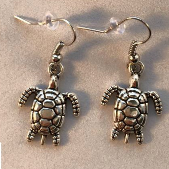 Silver Sea Turtle Dangle Earrings Gorgeous Party Gift - Picture 2 of 2